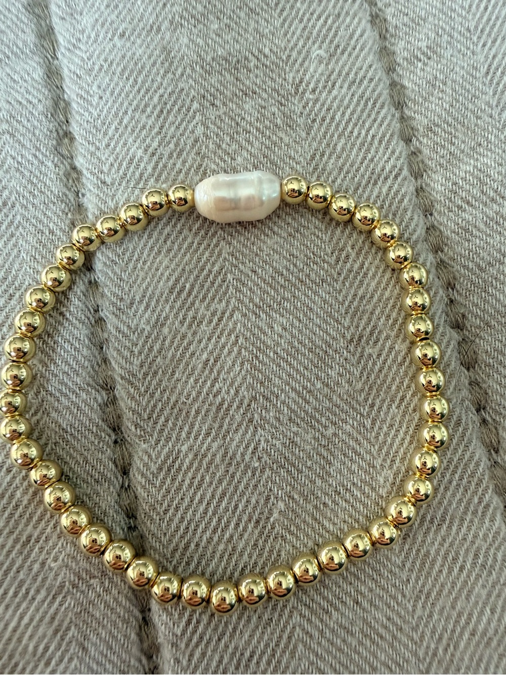 Gold Beaded Stretch Bracelet with Freshwater Pearl